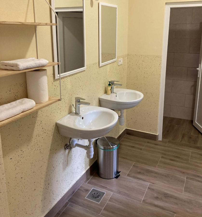 Glamping Naselje Zeleni Turizem Otel Makole Dış mekan fotoğraf