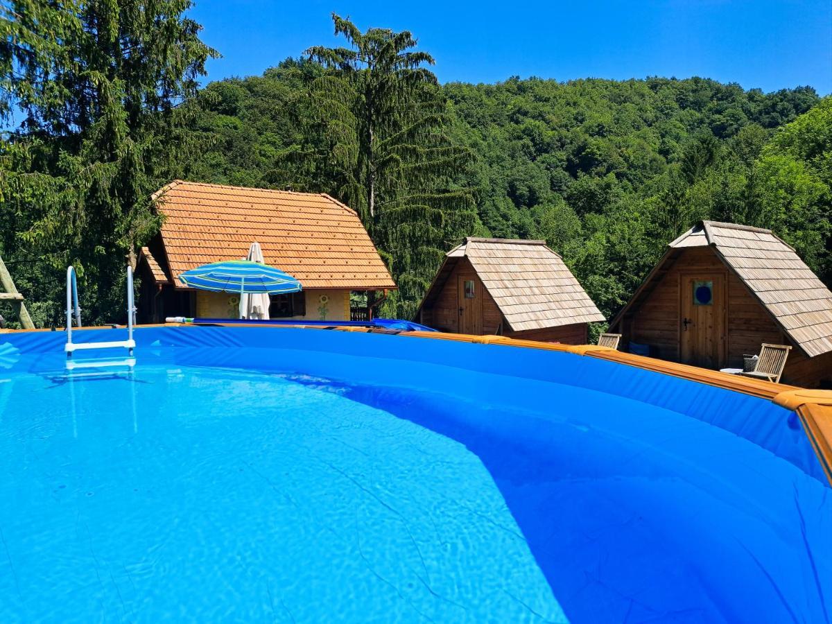 Glamping Naselje Zeleni Turizem Otel Makole Dış mekan fotoğraf